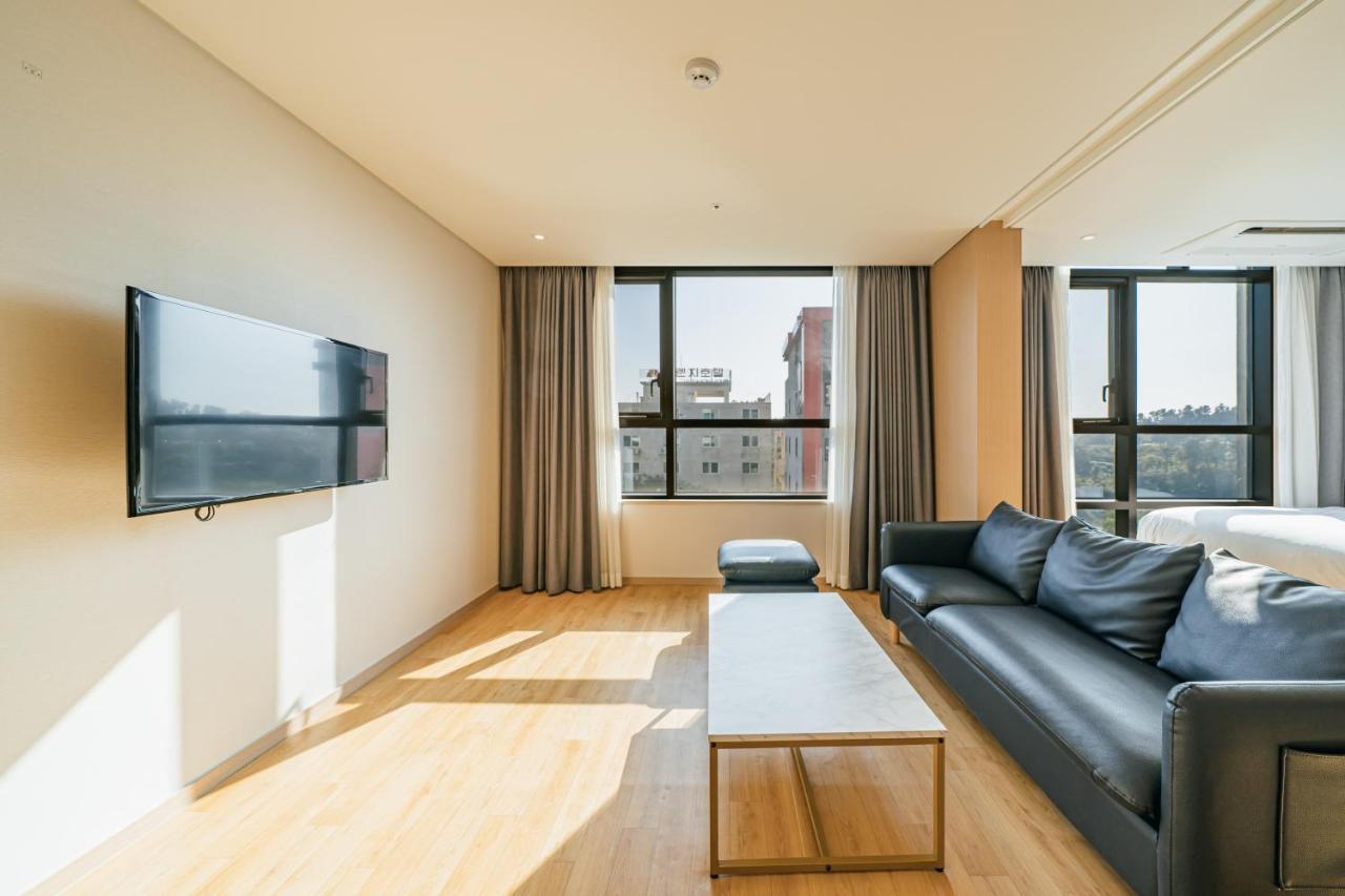 Hotel Zinc ソギポ エクステリア 写真